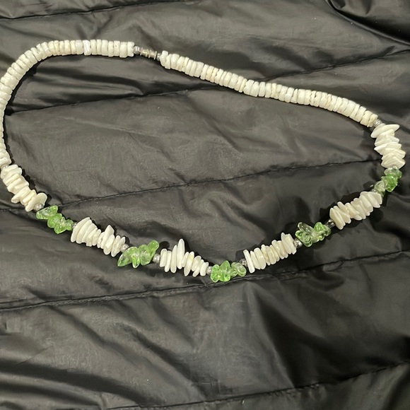 Unisex Seashell Puka Surfer Necklace, Hawaii Beach style. 4 pieces. 18” long. - Picture 1 of 3